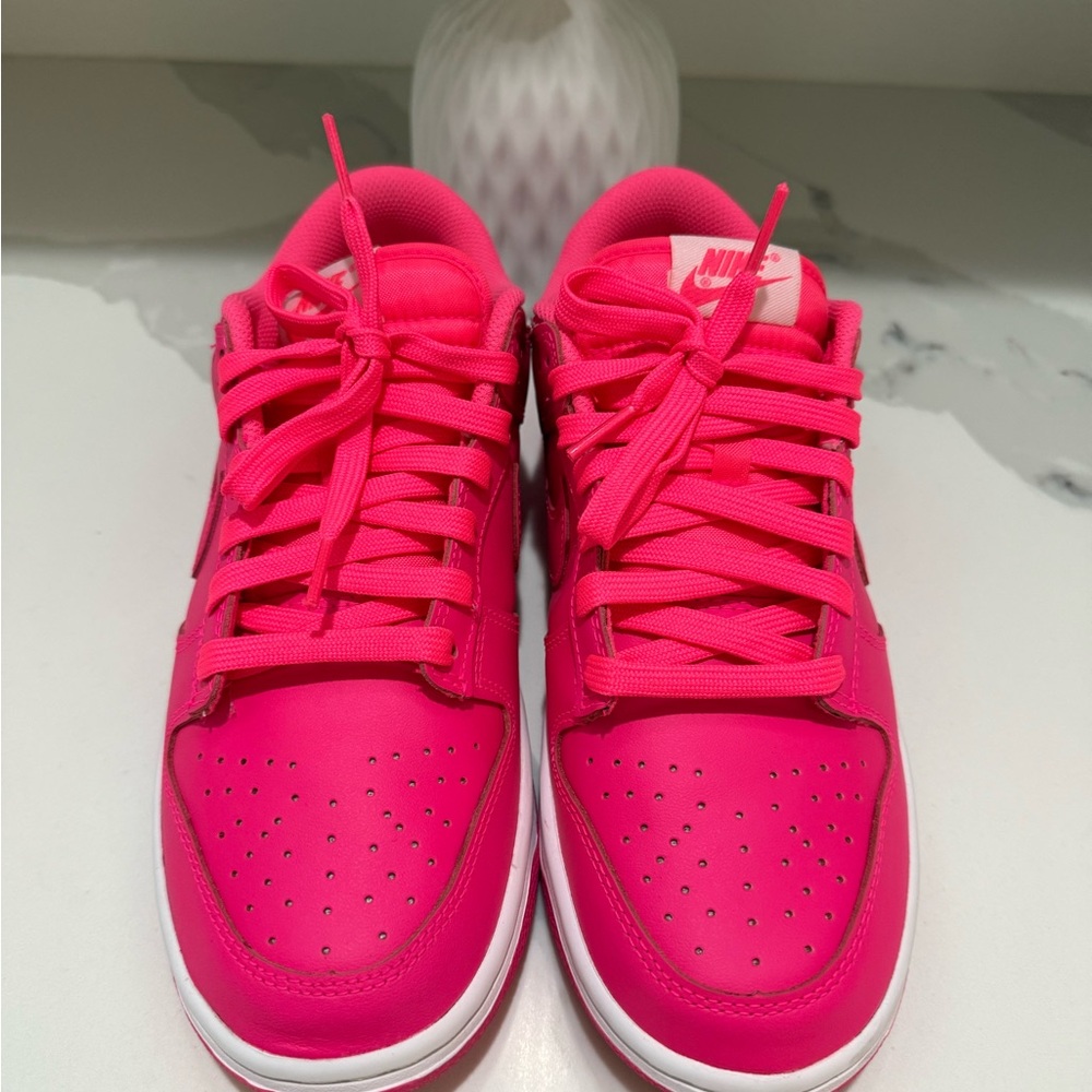 Nike Dunk Low, Hyper Pink - 9.5W - Picture 3 of 6